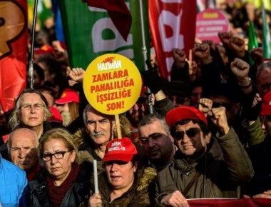 Τουρκία: Χιλιάδες διαδηλωτές απαίτησαν «δουλειά, ψωμί, ελευθερία»